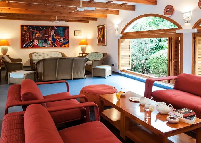 Sa Legitima بيت ضيافة